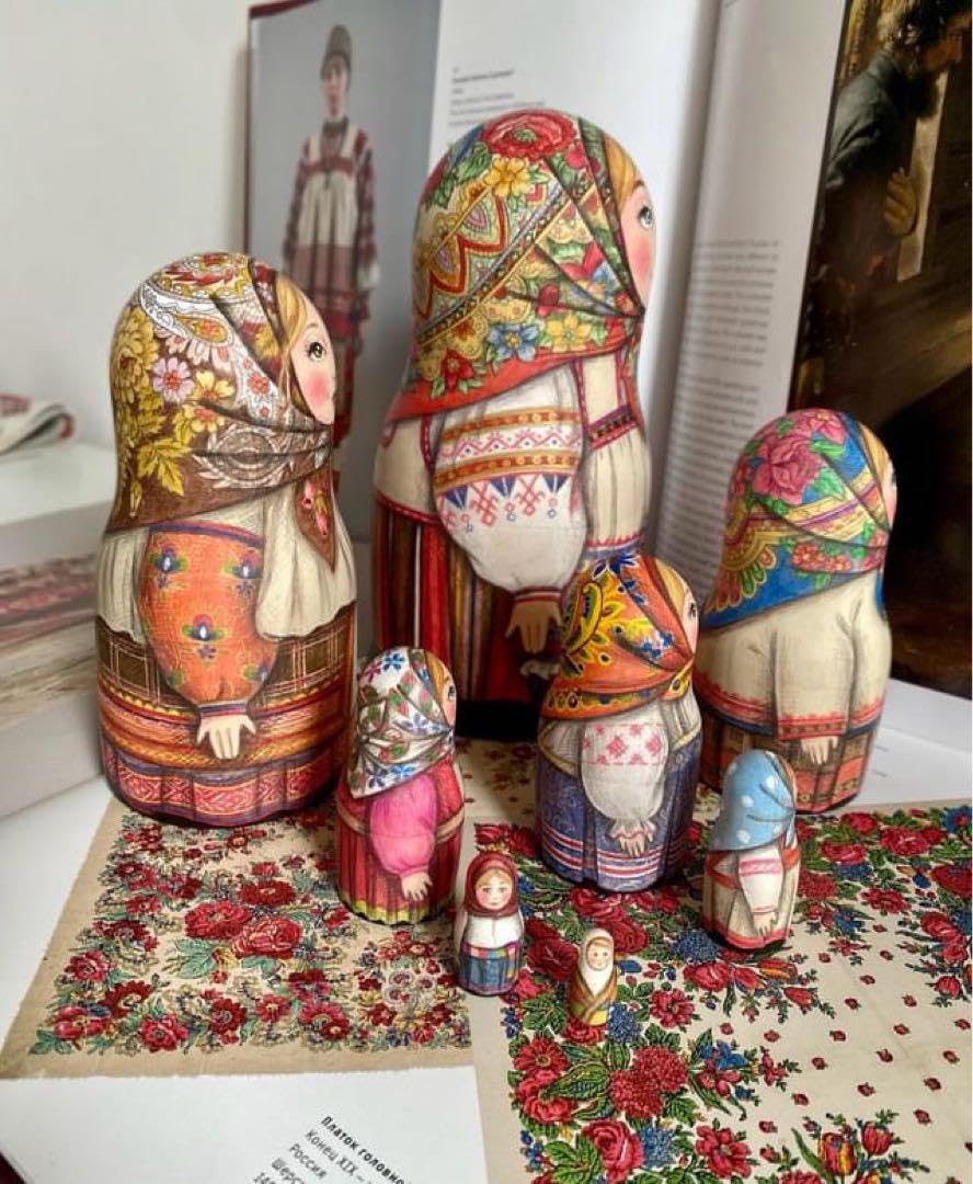 8月感謝価格♪ロシア雑貨☆民族衣装起き上がりこぼし『プラトークC』マトリョーシカ 専用】☆7月感謝価格☆ロシア☆伝統衣装マトリョーシカ(8P)H20cmタチアナ